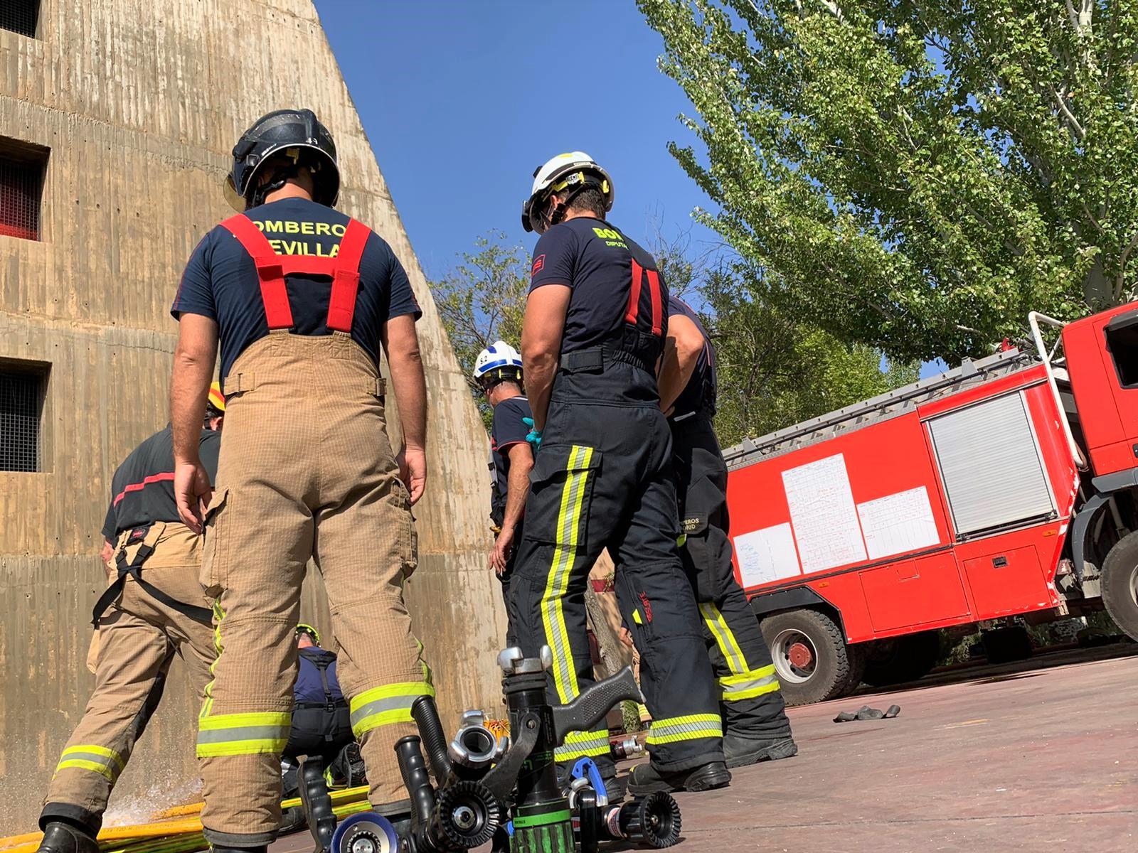 Bomberos de 8 ciudades se formaron en el Parque del Servicio contra