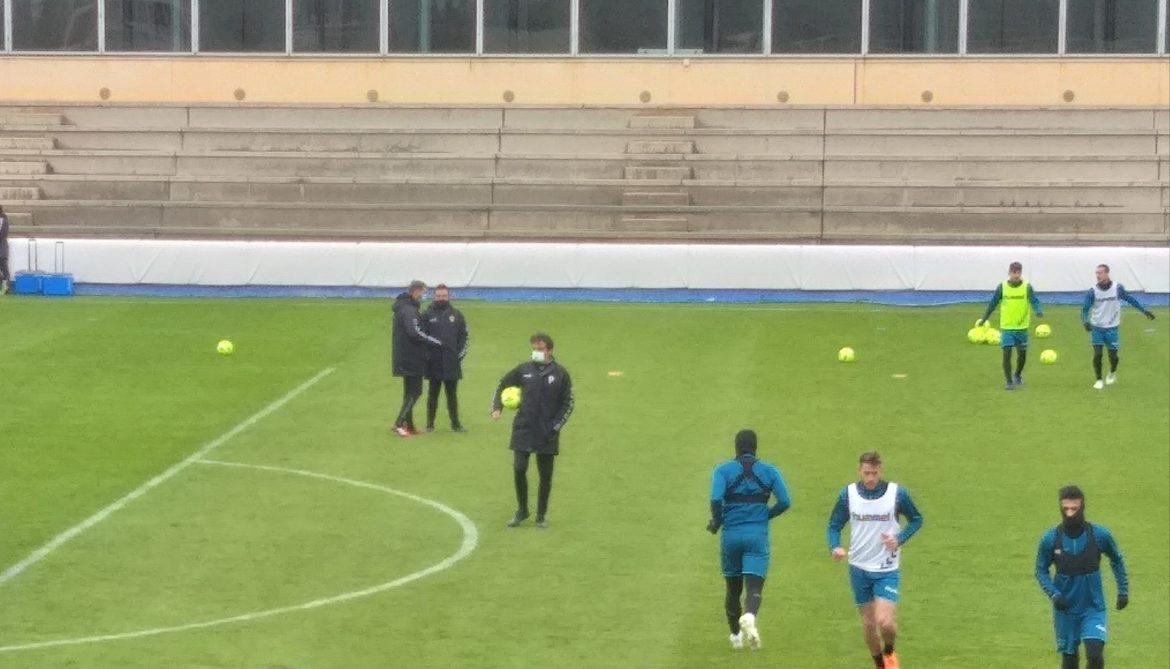 Noguerol dirige el primer entrenamiento del Alba sin López Garai