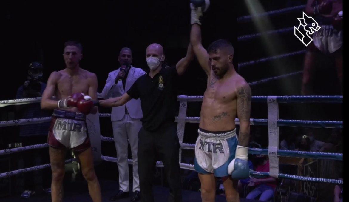 Muay Thai | Juan Salmerón gana por KO en el tercer asalto