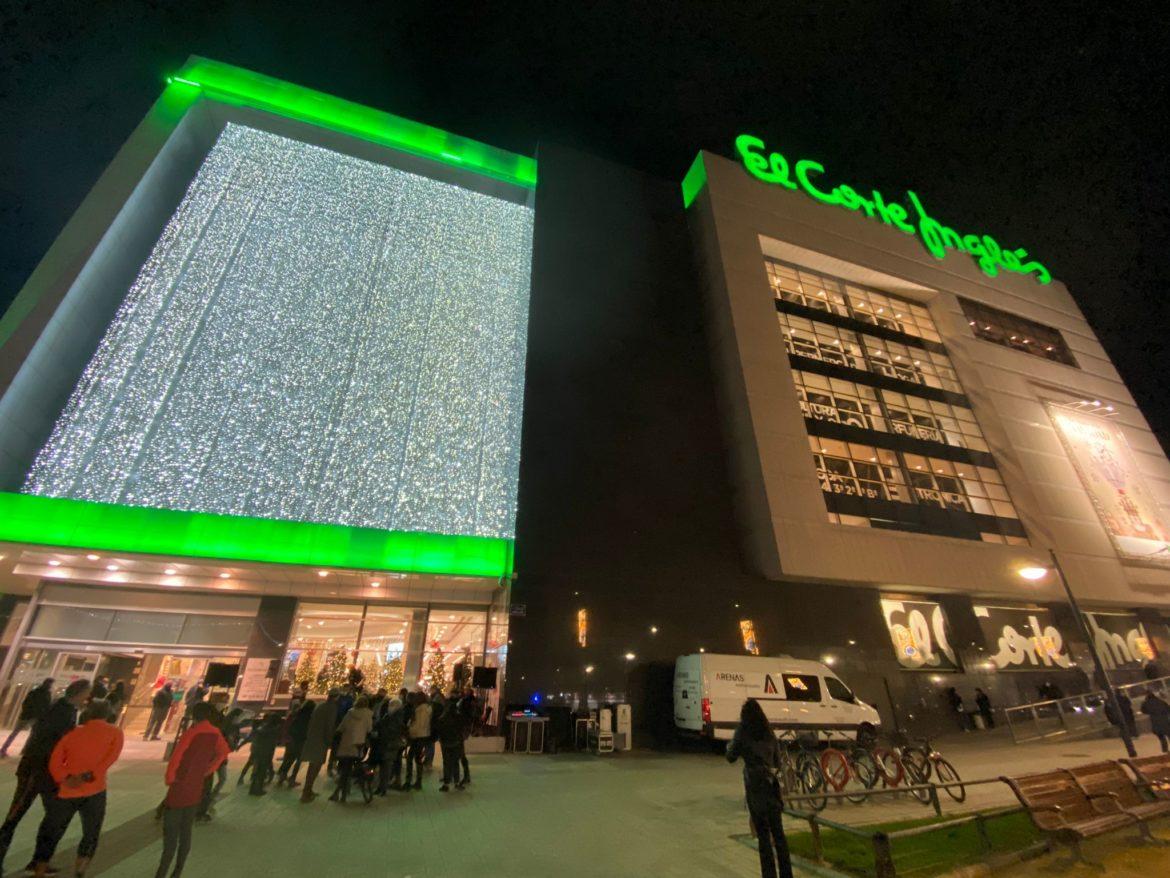 Las luces de Navidad ya brillan en la Avenida España gracias a El Corte Inglés Albacete