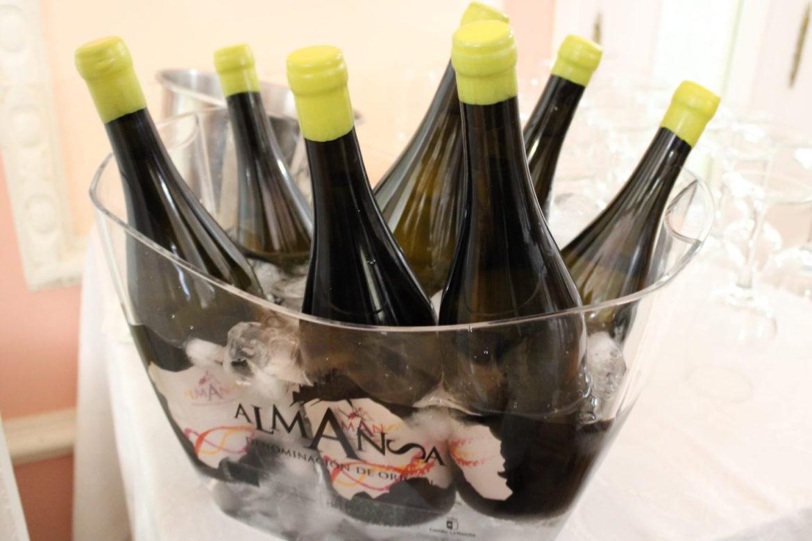 DO Almansa celebra un año más un salón de vinos ante hosteleros, representantes públicos y distribuidores de Albacete