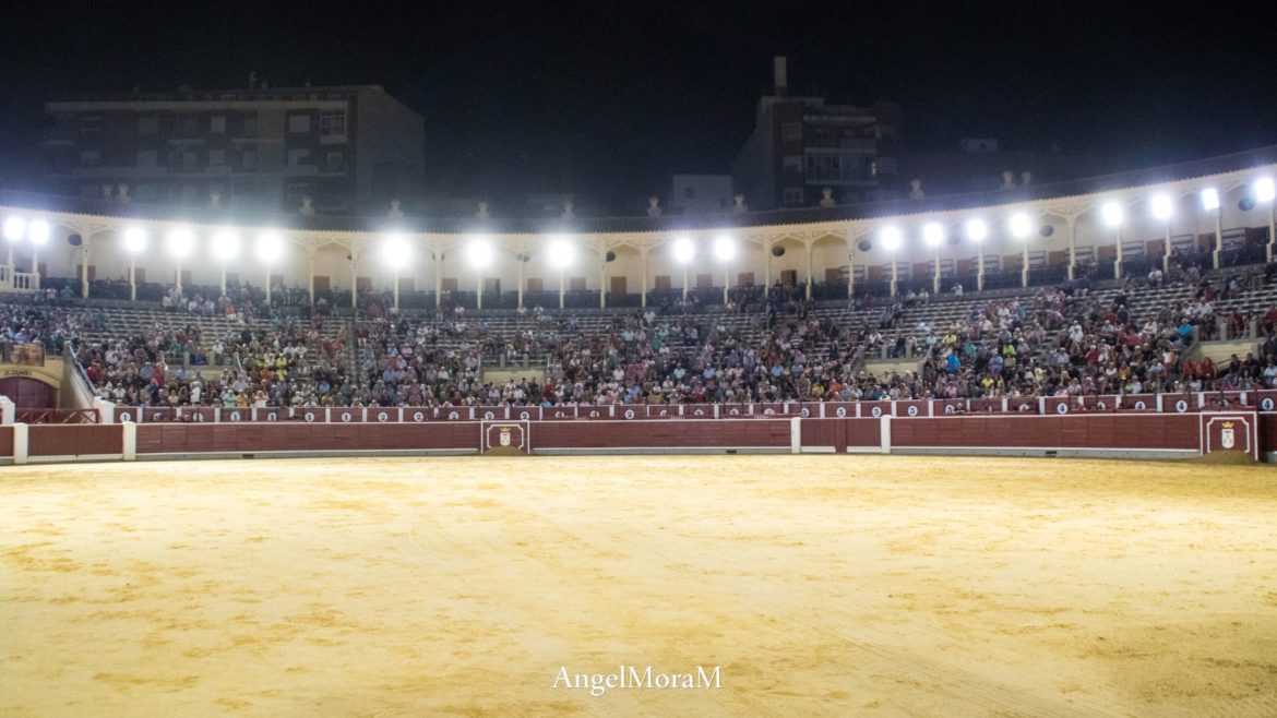 Gran ambiente y expectación en el regreso de la desencajonada a Albacete