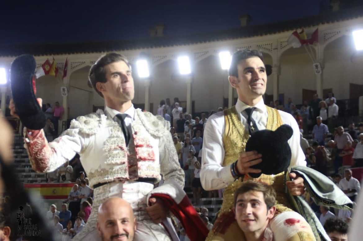 Otra tarde para el recuerdo: Pinar y Serrano, en hombros con una gran corrida de Victorino