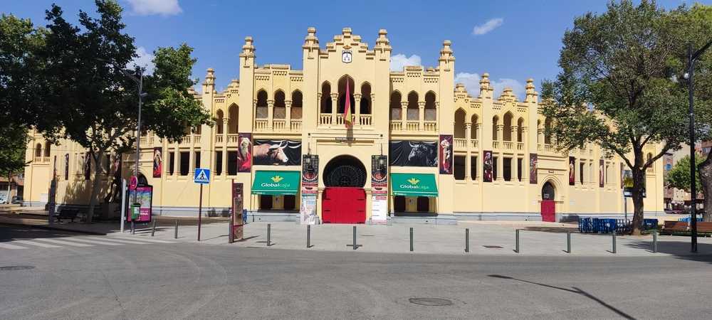La plaza de toros de Albacete ‘se viste de gala’ para su feria
