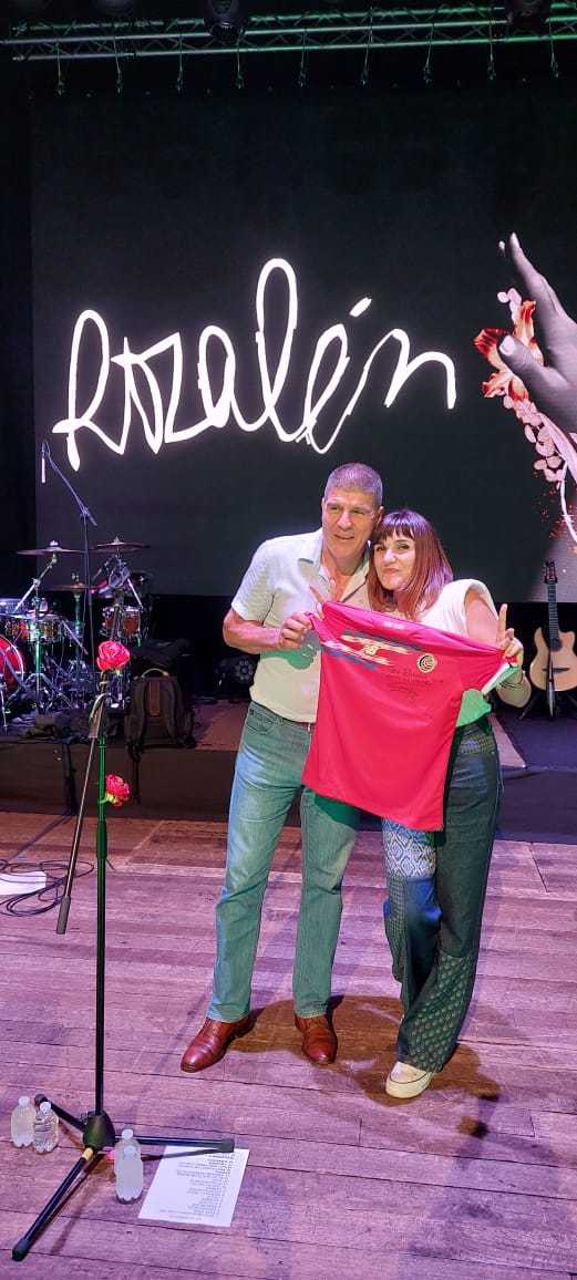 Rozalén y Conejo compartieron escenario en Costa Rica