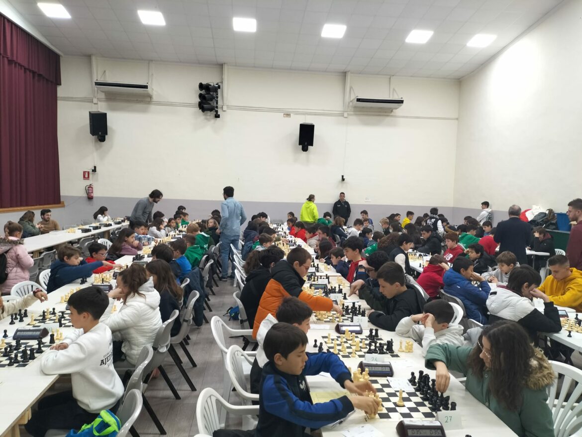 Atletismo, ajedrez y orientación protagonizan una nueva jornada de Deporte Escolar