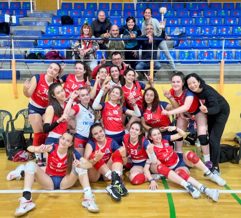 El conjunto junior femenino del Club Voleibol Albacete se proclama campeón regional