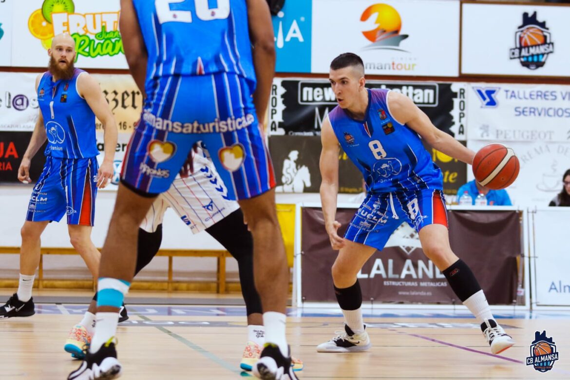 El CB Almansa vence a HLA Alicante (87-74)