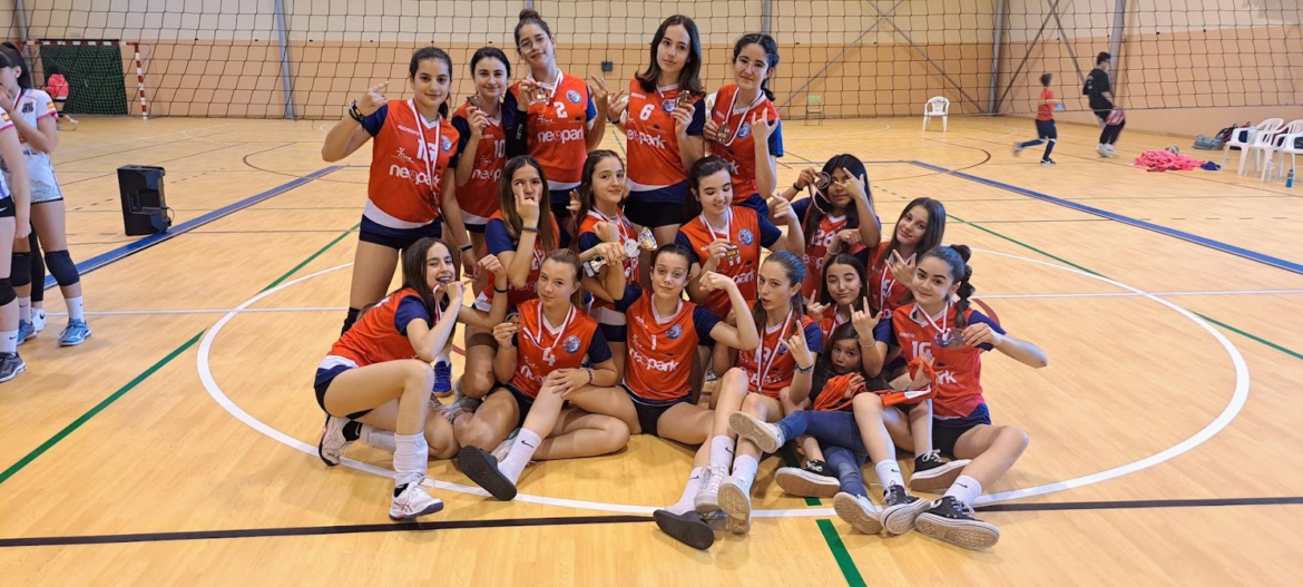 El conjunto junior femenino del Club Voleibol Albacete se proclama campeón regional