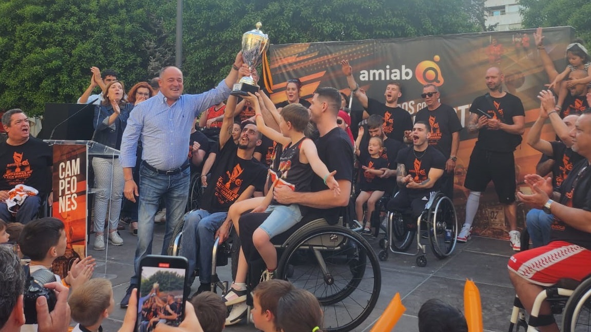 Albacete rindió homenaje al BSR Amiab, otro año campeón de Liga y de Copa de Europa