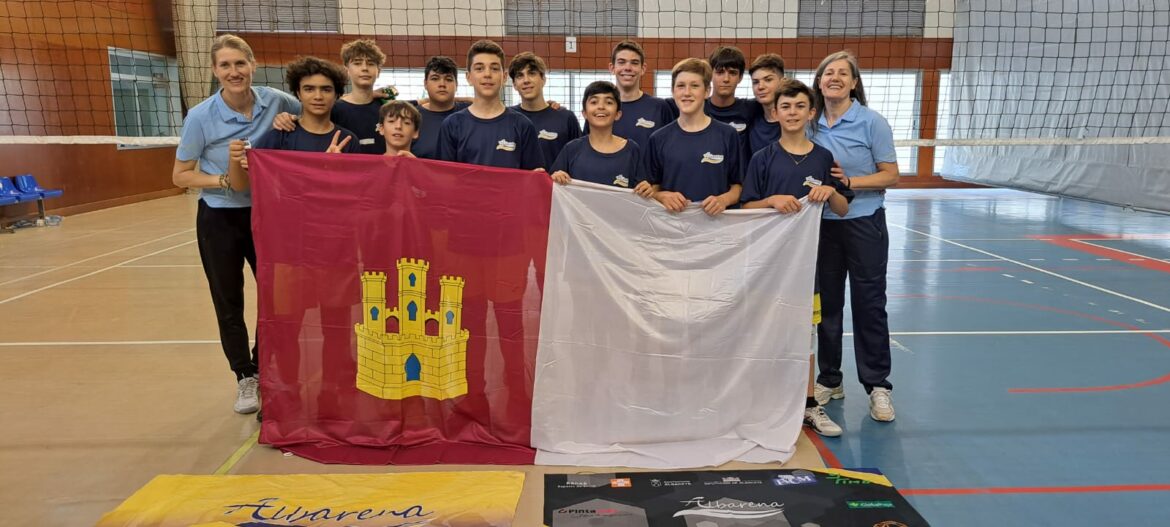 Brillante actuación del equipo infantil de voleibol  del club deportivo Albarena en el Campeonato de España consiguiendo la 11 posición