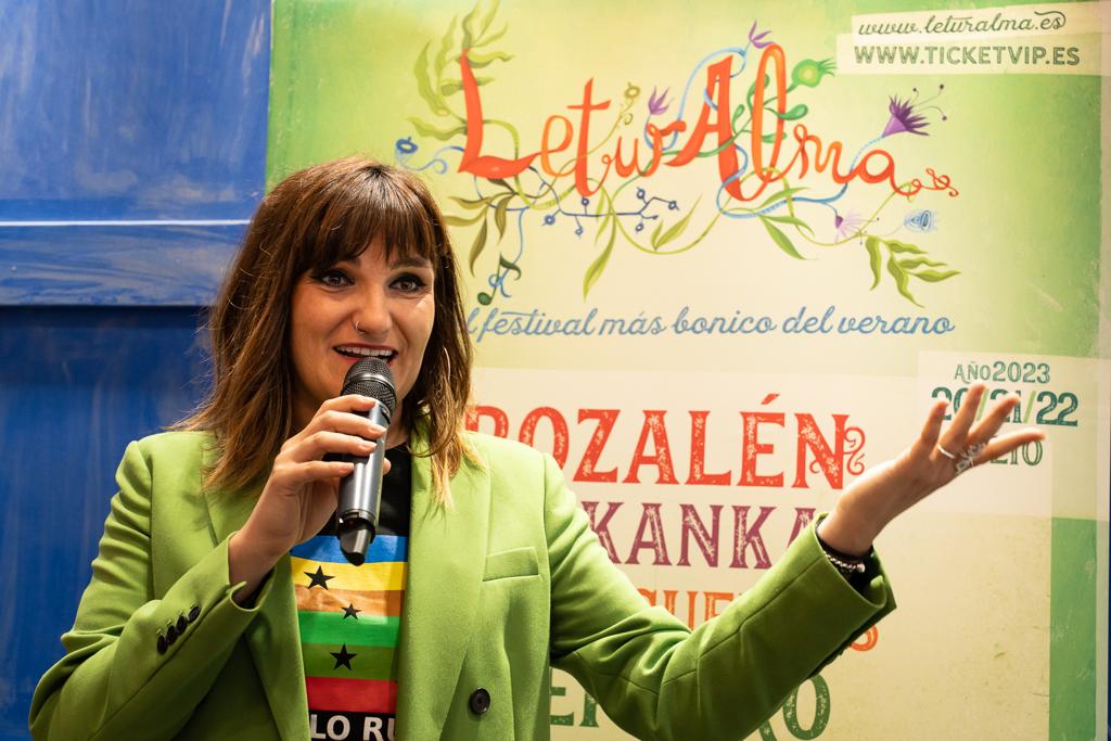 Rozalén presentó en la Gran Vía madrileña su festival Leturalma