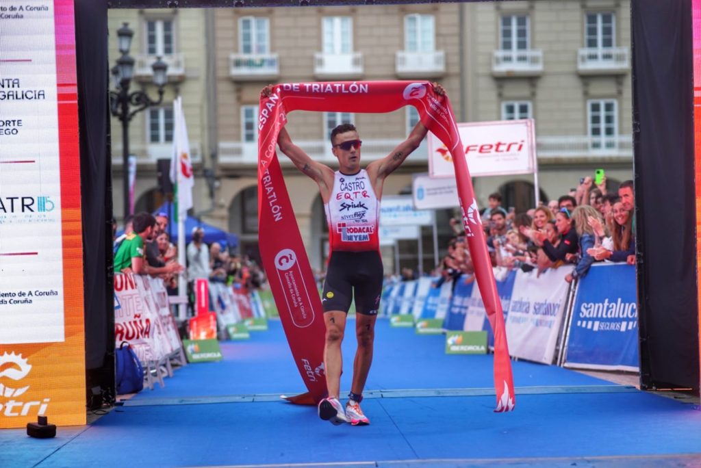 David Castro gana el Campeonato de España de Triatlón distancia olímpica 2023 en A Coruña