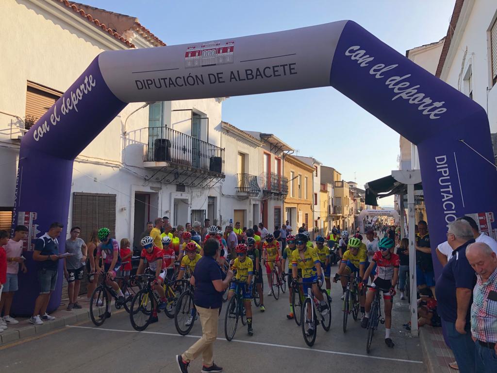 Ontur acoge el VI Trofeo Escuelas de Ciclismo