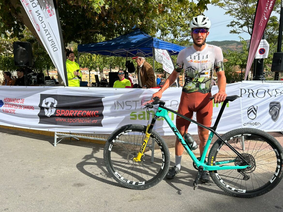 Óscar Carrasco y Lucía Navarro repiten en la BTT de Bogarra