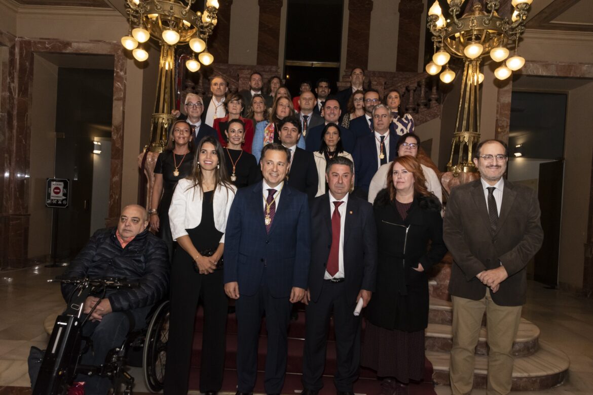El Día de la Ciudad reconoce a Alba Redondo, Encarnación Rodríguez, Mª José Navarro y la UNED