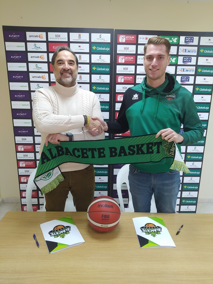 El Albacete Basket oficializa la renovación de Antonio Burgos