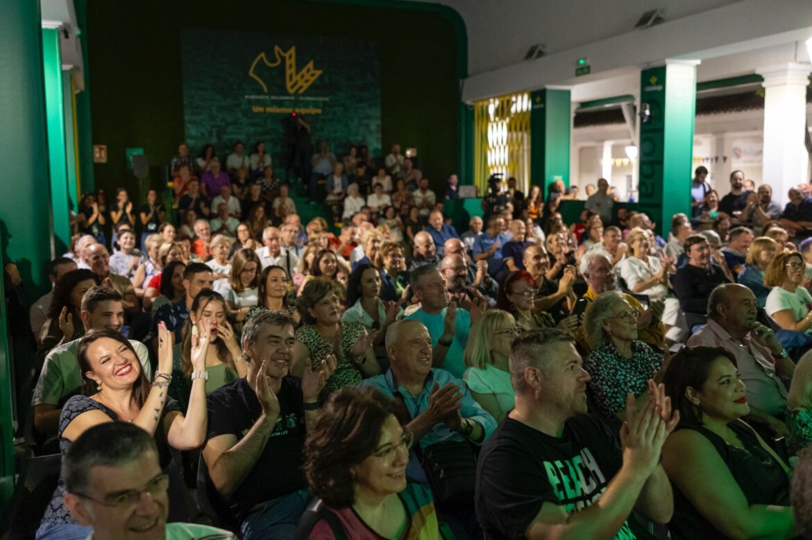 Globalcaja y el humorista Jesús Arenas logran abrir un espacio para la comedia con gran éxito de público y concursantes en ‘La Feria Comedy’