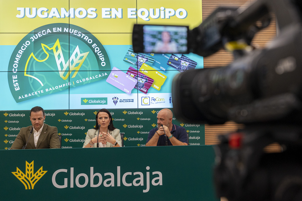 <strong>Globalcaja, la Federación de Comercio y el Albacete Balompié se alían para incentivar las compras en el comercio de proximidad</strong>