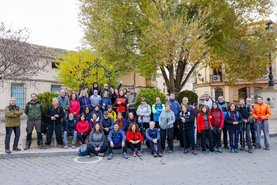 <strong>El fresco matutino y el sol, protagonistas en las dos nuevas rutas de senderismo con la Diputación, en Peñascosa y Pozo Lorente</strong>