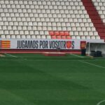 Homenaje de la selección nacional a los afectados por la DANA