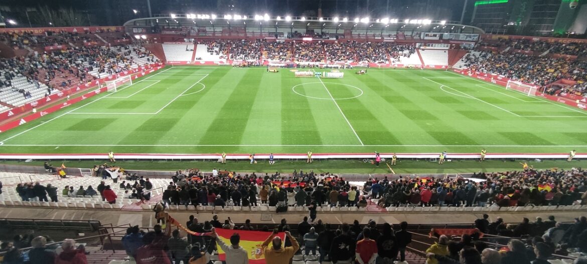 La sub-21 de Santi Denia vence y convence en el Carlos Belmonte (2-1)