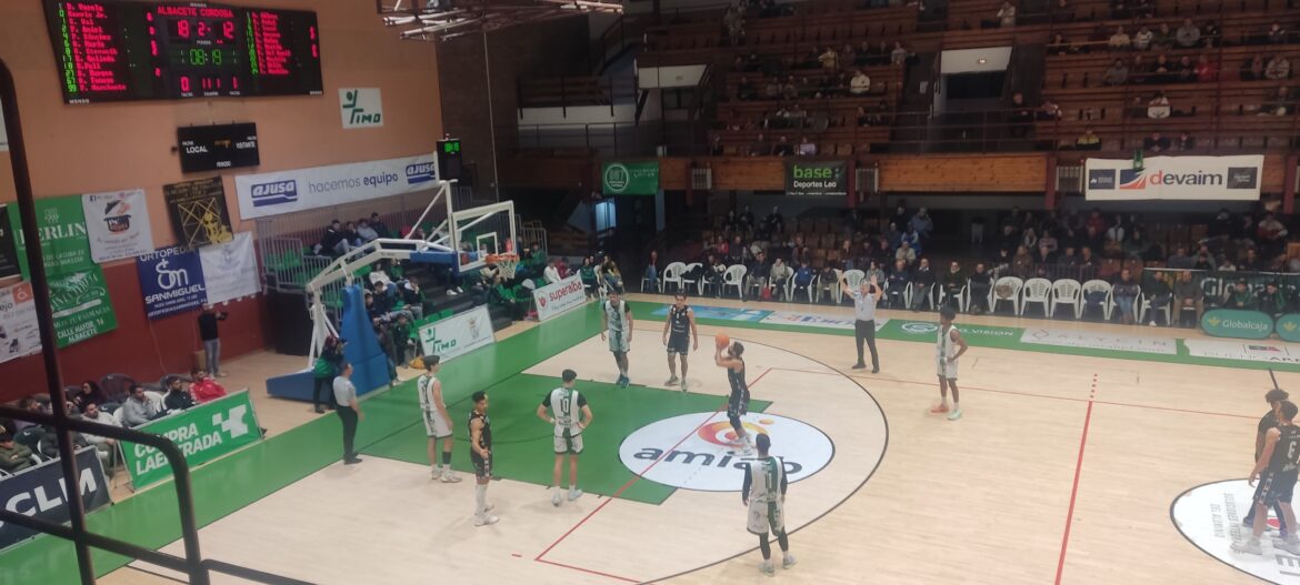 Los soldados de Varela consiguen la cuarta victoria de la temporada (64-50)