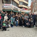 La plantilla del Bueno Arenas Albacete Basket, presente en la salida de sus aficionados hacia Archena