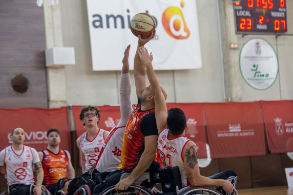 <strong>El BSR Amiab Albacete se impone a Amfiv y mira ya hacia la Copa del Rey (79-46)</strong>