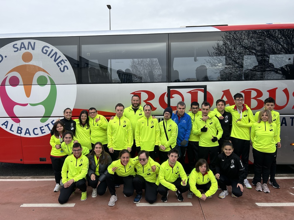 26 medallas para el CD Adapei y San Ginés en el regional de natación de FECAM