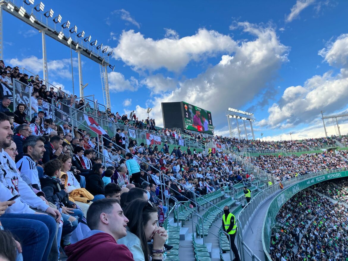 Una genialidad de Kofane permite lograr un punto de oro en Elche (2-2)