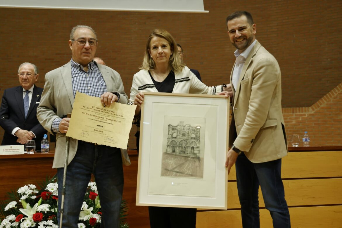 Amiab recoge el Reconocimiento del Consejo Social de la UCLM orgullosa del trabajo conjunto