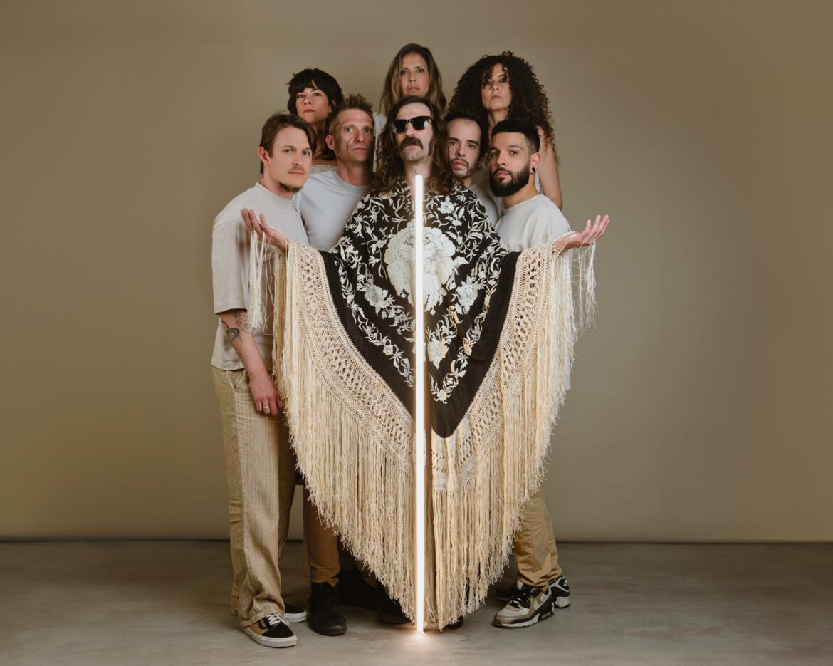 <strong>CLACOWSKY JUNTO A LOS GALGOS SEDIENTOS Y LAS EXTRAORDINARIAS LAS SOLFAMIDAS DESCUBREN SU NUEVO EP ‘CAMPO ELÉCTRICO’</strong>