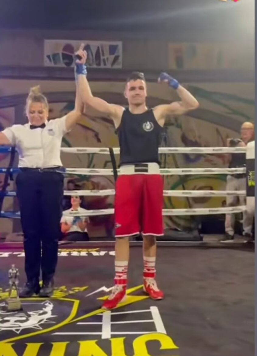 Boxeo | Álex Muñoz vence en Alcoy