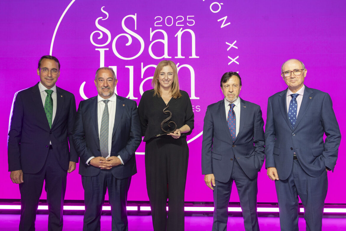 Globalcaja valora la contribución de la UCLM al desarrollo regional entregando el Premio ‘San Juan’ en el 40º aniversario de la institución académica