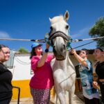 <strong>Terapia en plena naturaleza y entre caballos para usuarios del Servicio de Capacitación y Centro Ocupacional de amiab</strong>