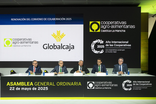 <strong>Globalcaja y Cooperativas Agro-alimentarias Castilla-La Mancha impulsan la competitividad del sector al renovar su colaboración</strong>
