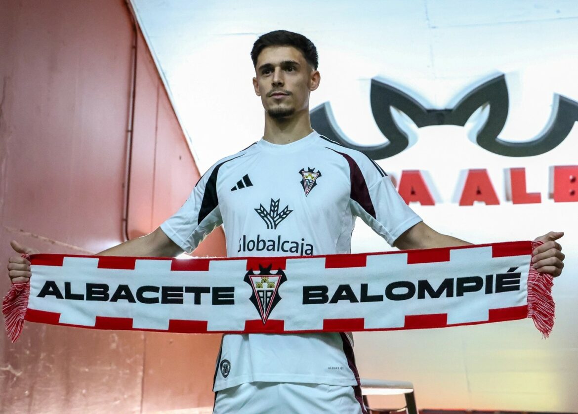 Oficial | Pepe Sánchez amplía su vinculación con el Alba hasta junio de 2027