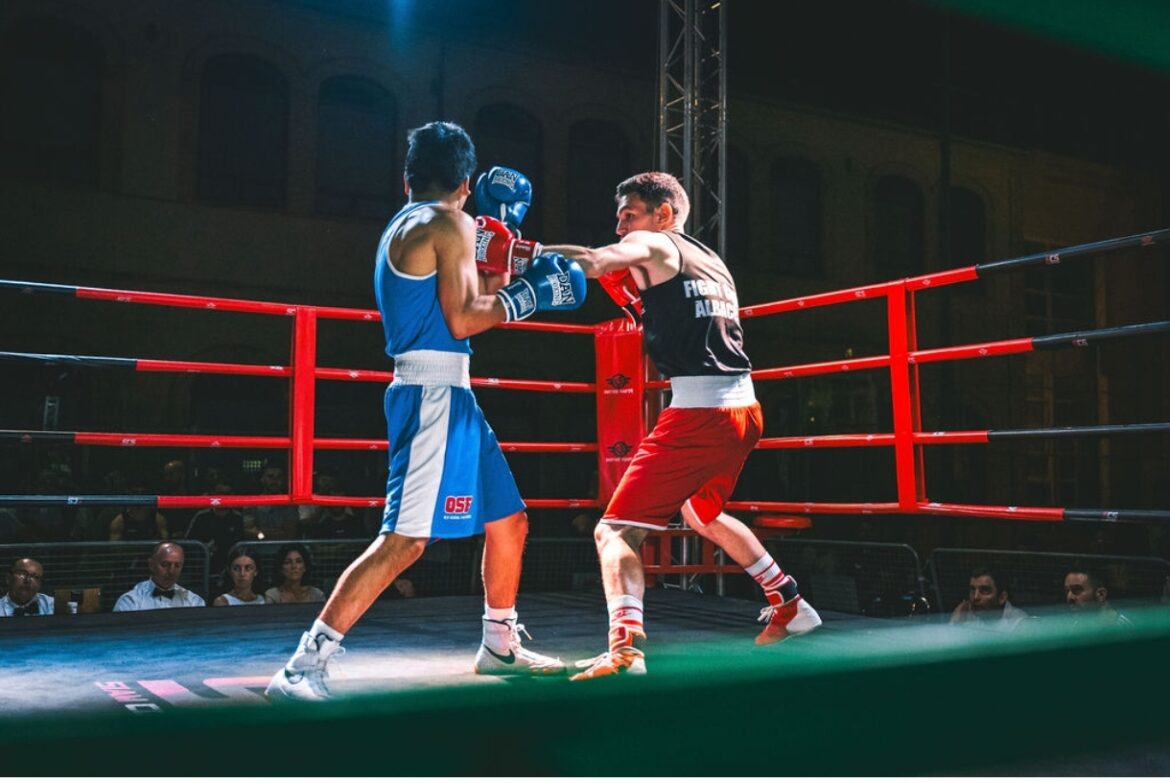 Los boxeadores del Fight Club siguen con su actividad incesante este sábado 5 de julio en Calpe con Jill Gomis y Alex Muñoz.