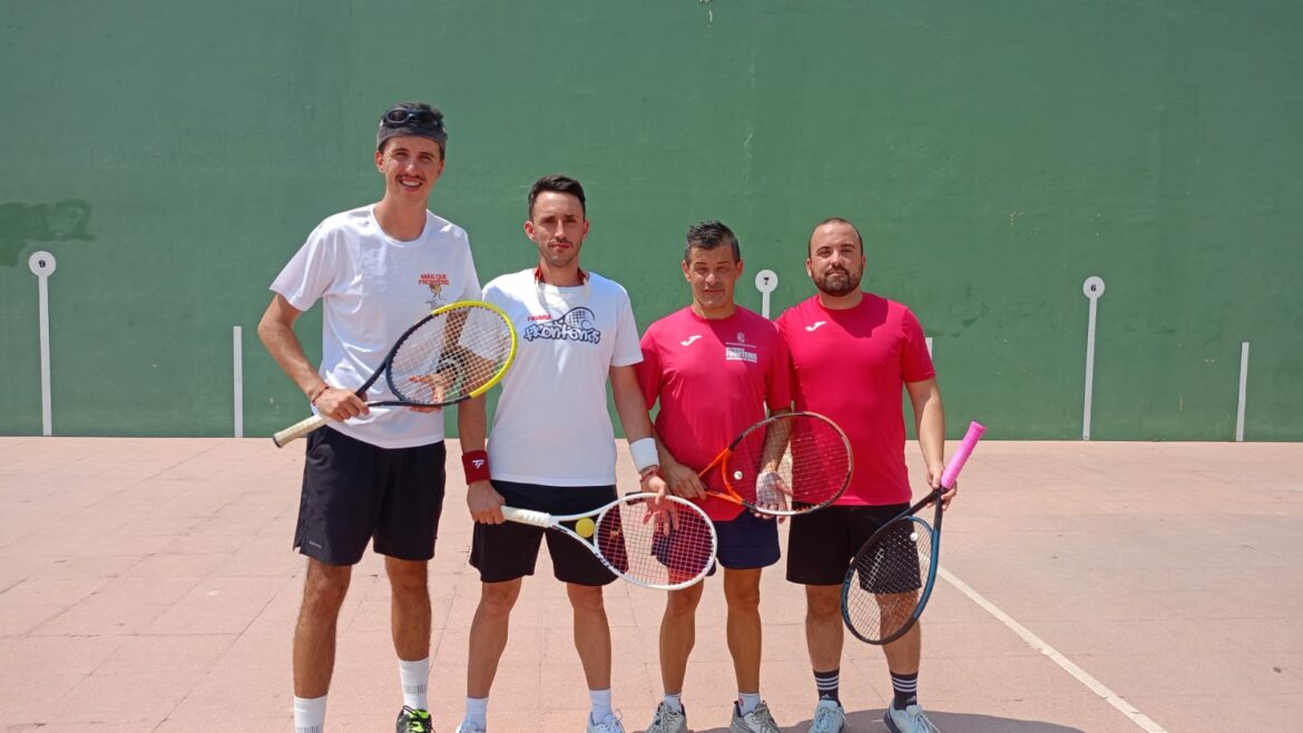 II Circuito provincial Frontenis | Los valencianos Pau Aragó y Raimón Roca ganan el torneo de pozo Lorente