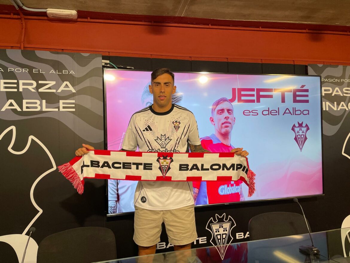 Jefté Betancor presentado como nuevo jugador del Albacete Balompié