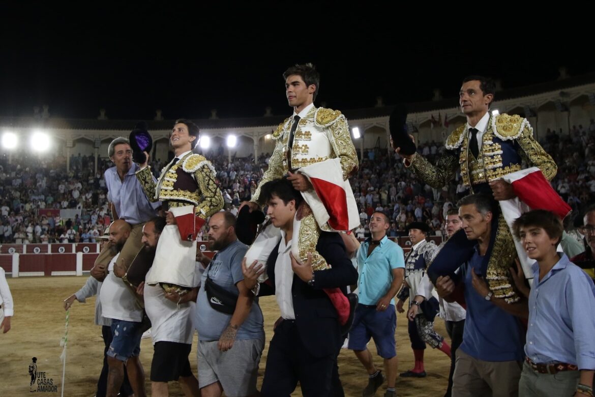 Tarde histórica en Albacete: Ureña, que indulta, Roca Rey, Caballero y Daniel Ruiz salen por la Puerta Grande