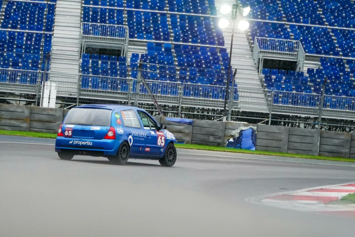 Los pilotos Fernando Navarrete, Manu Cañizares, Fernando Pedrera y José Chico campeones de las 24 h de México