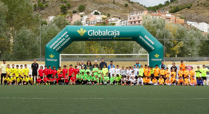 <strong>La Liga Globalcaja Benjamín despega en su 9ª temporada promoviendo el fútbol base y los valores del deporte</strong> <strong>La Liga Globalcaja Benjamín despega en su 9ª temporada promoviendo el fútbol base y los valores del deporte</strong>
