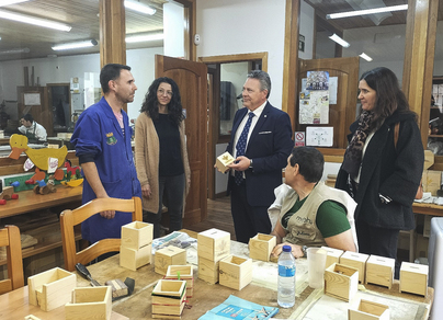 <strong>La Fundación Globalcaja colabora con AFRAMAS para mejorar el acceso a su centro residencial de las personas en silla de ruedas </strong> <strong>La Fundación Globalcaja colabora con AFRAMAS para mejorar el acceso a su centro residencial de las personas en silla de ruedas </strong>