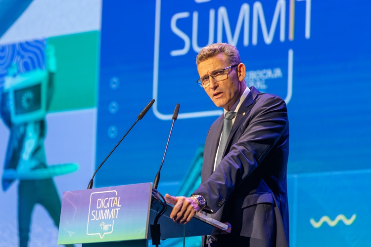 Profesionales analizan tendencias y retos de la IA en el Digital Summit de Fundación Eurocaja Rural