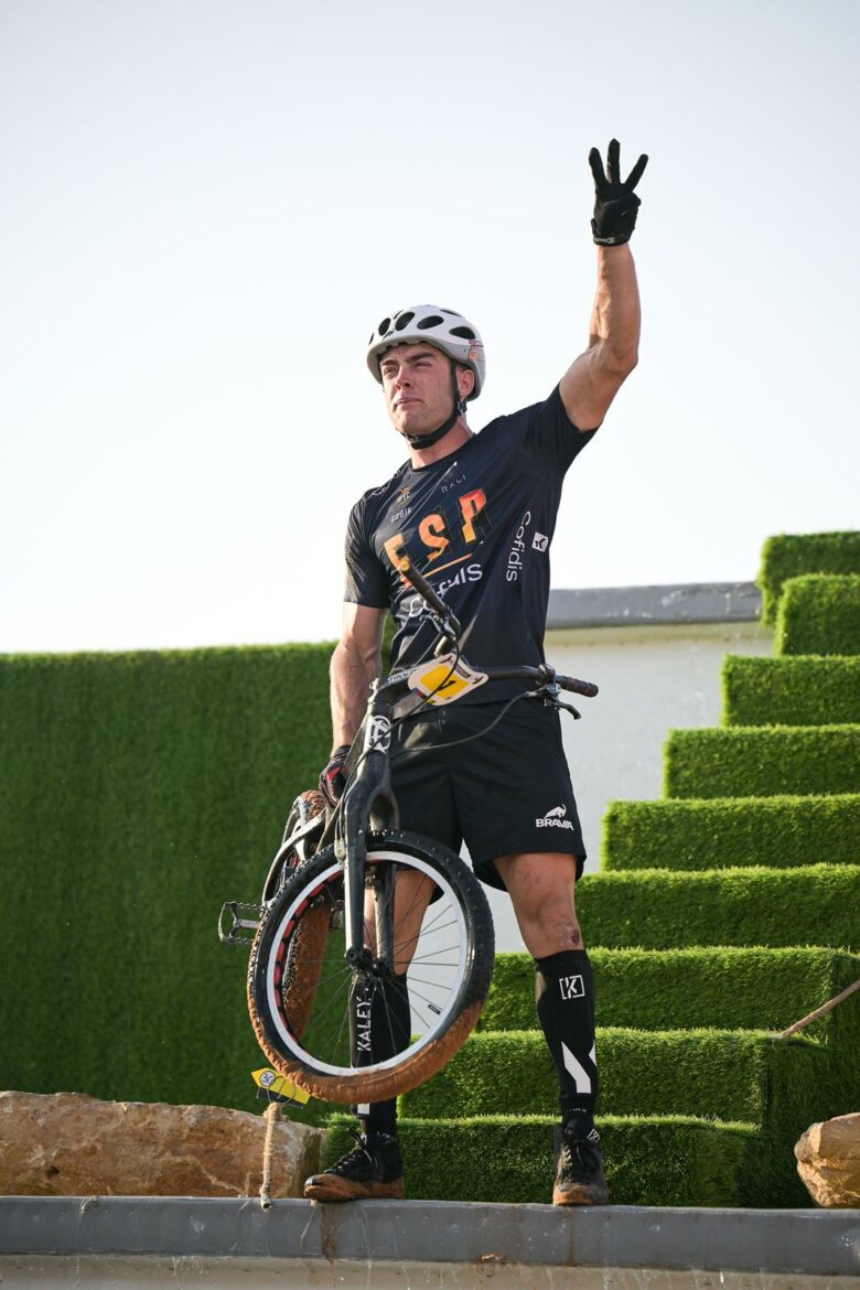 El castellanomanchego Alejandro Montalvo hace historia con su tercer Mundial consecutivo de Trial Bici