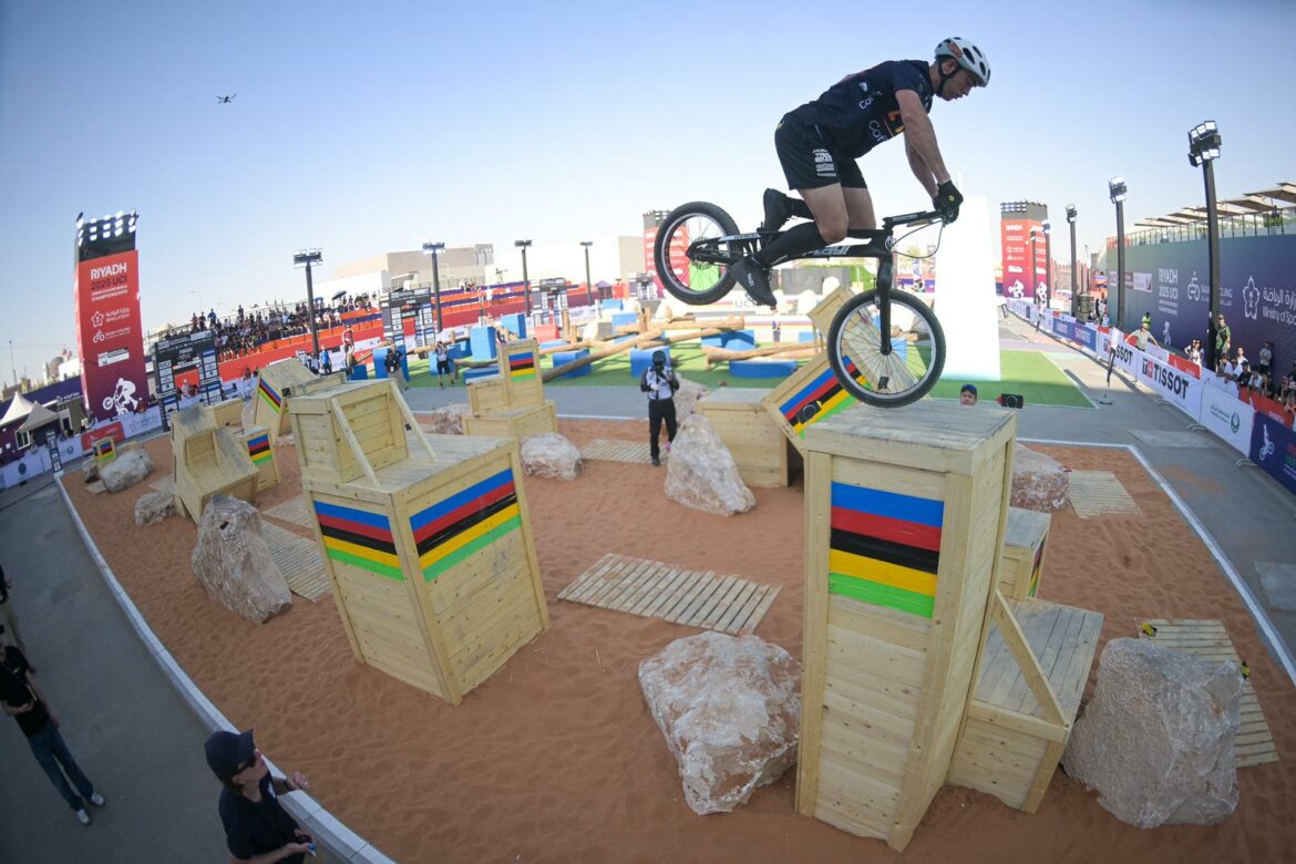 El castellanomanchego Alejandro Montalvo hace historia con su tercer Mundial consecutivo de Trial Bici
