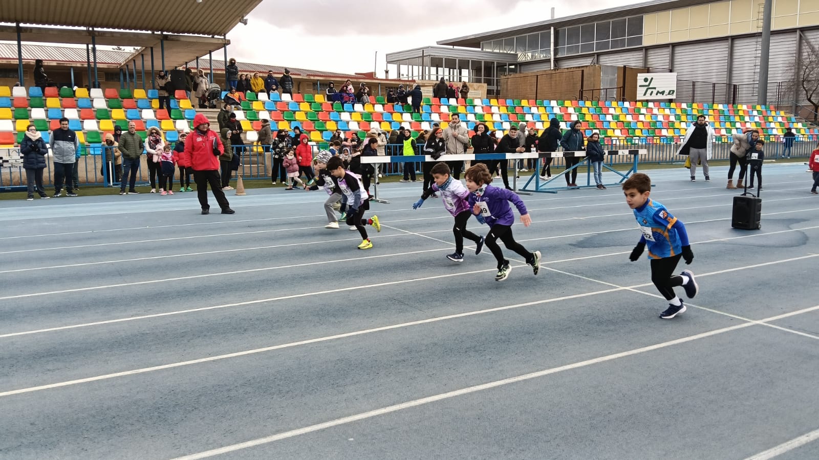 Atletismo y ajedrez protagonizan una nueva jornada de competiciones escolares Atletismo y ajedrez protagonizan una nueva jornada de competiciones escolares