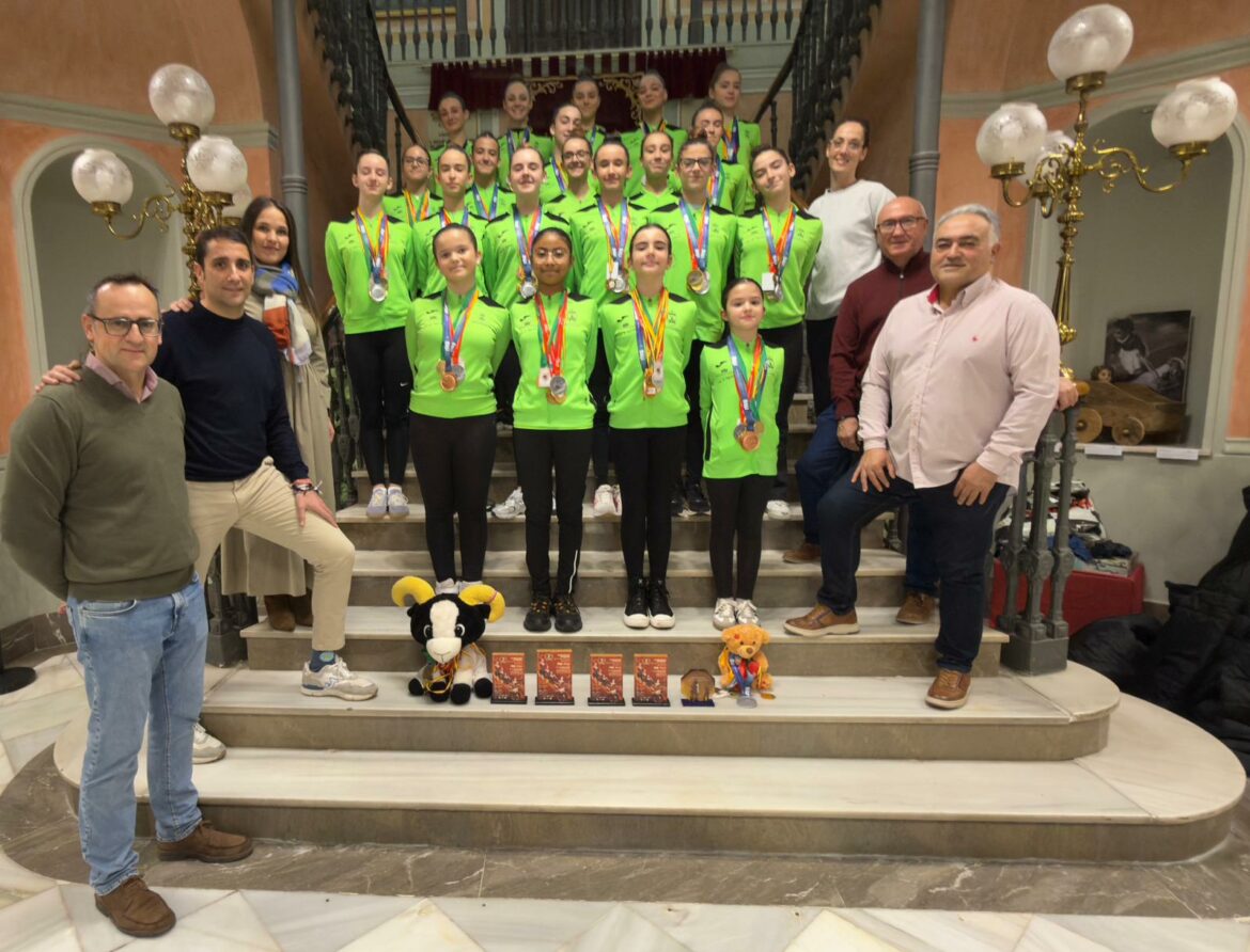 El diputado de Deportes recibe al Club Gimnasia Rítmica Chinchilla para reconocer su trayectoria El diputado de Deportes recibe al Club Gimnasia Rítmica Chinchilla para reconocer su trayectoria